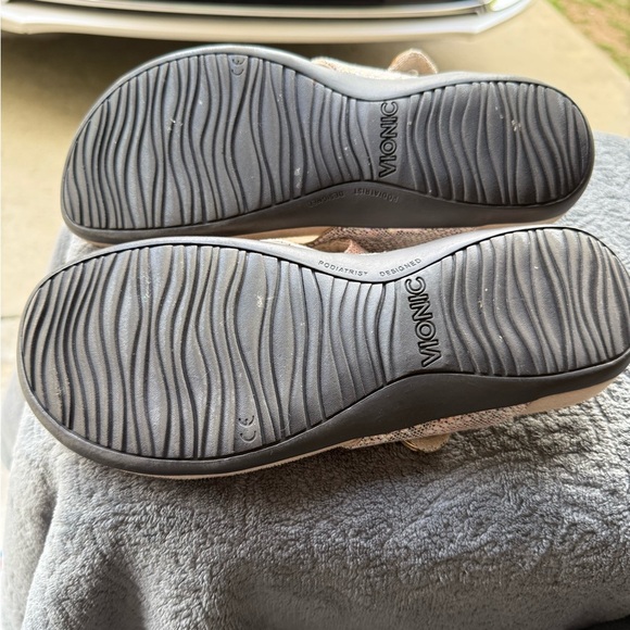 Vionic Cocoa Natural Snake Womens Sandal SZ 8. - Picture 6 of 7